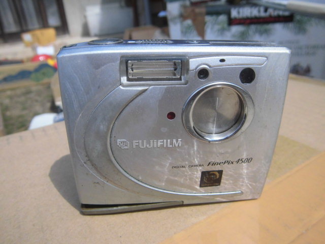 新品即決 令ご1512木-4/カメラ FUJIFILM FinePix4500 バッテリー蓋