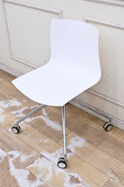 DR115 イタリア製 arper アルペール Catifa46 アームレスチェア 椅子 イス ホワイト 白 モダン デザイナーズ オフィス 事務所 キャスター_画像1