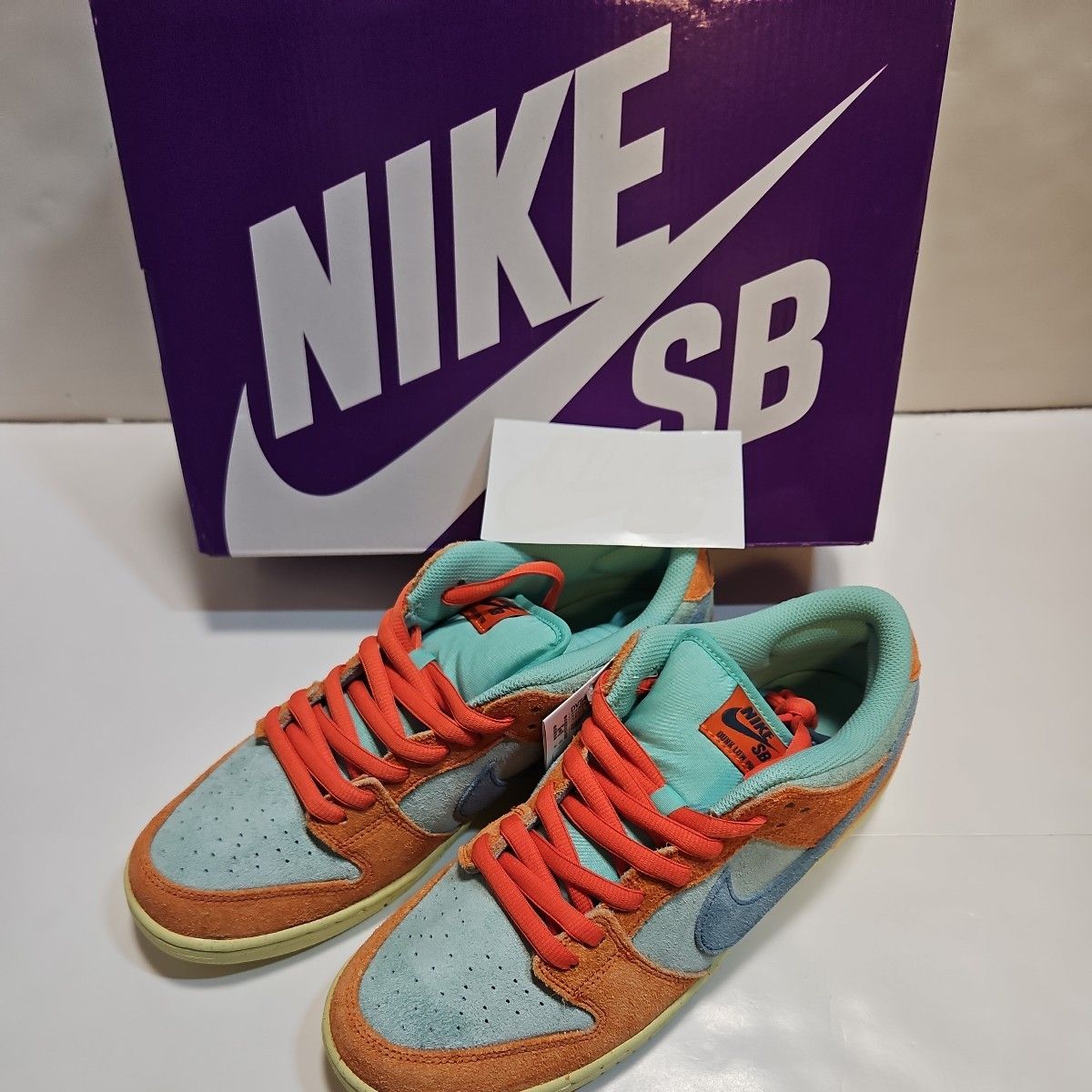 Nike SB Dunk Low Pro PRM Orange and Emerald Rise 28 5cm Nike SB Dunk Low Pro PRM Orange and Emerald Rise 28 5cm