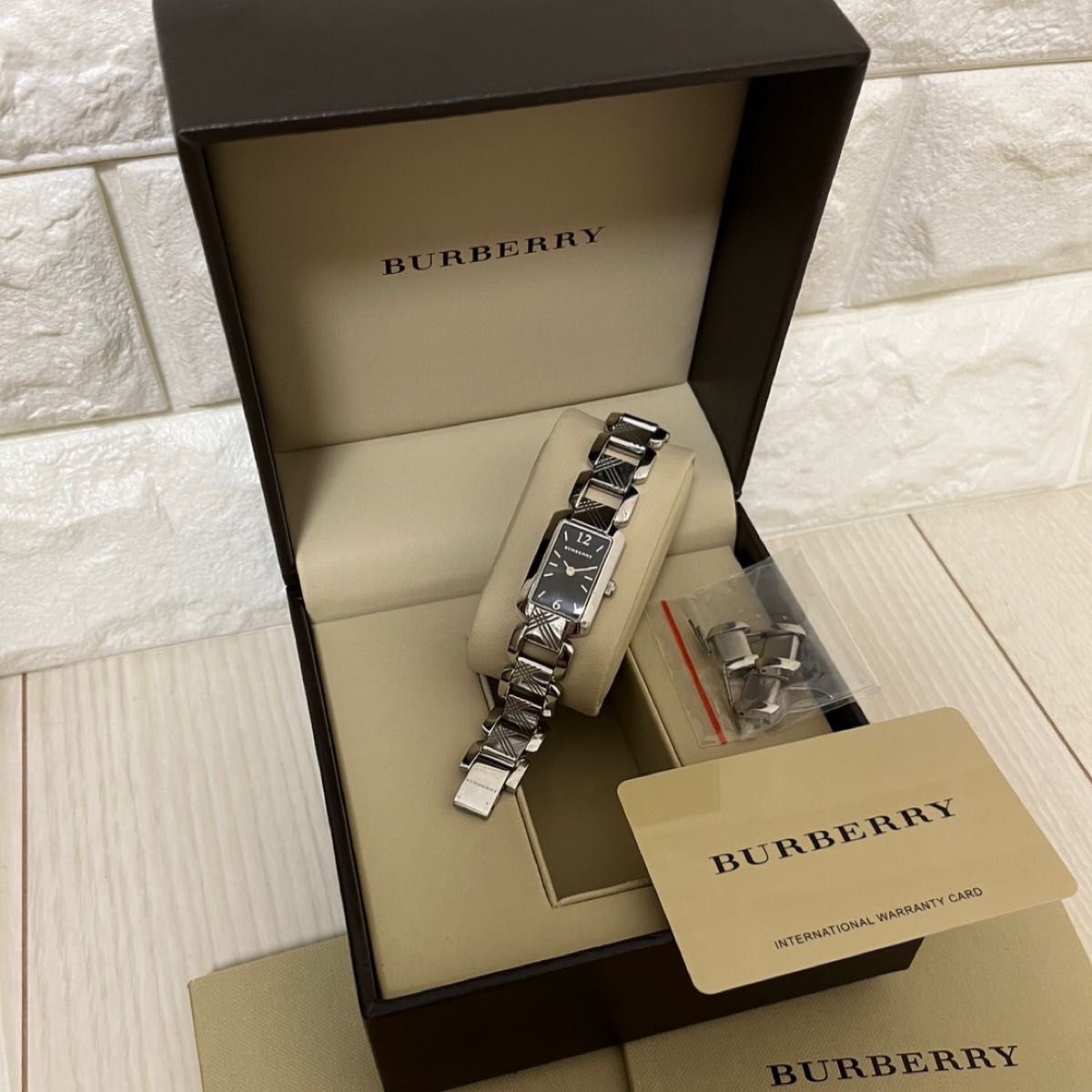 美品 BURBERRY バーバリー 時計 レディース 腕時計 四角形 シンプル