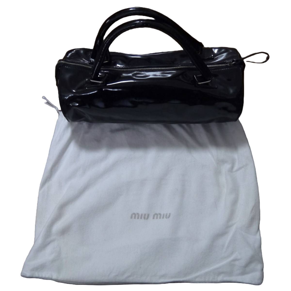 美品 $ 希少 miumiu ミュウミュウ パテント エナメル レザー製 美品 $ 希少 miumiu ミュウミュウ パテント エナメル レザー製