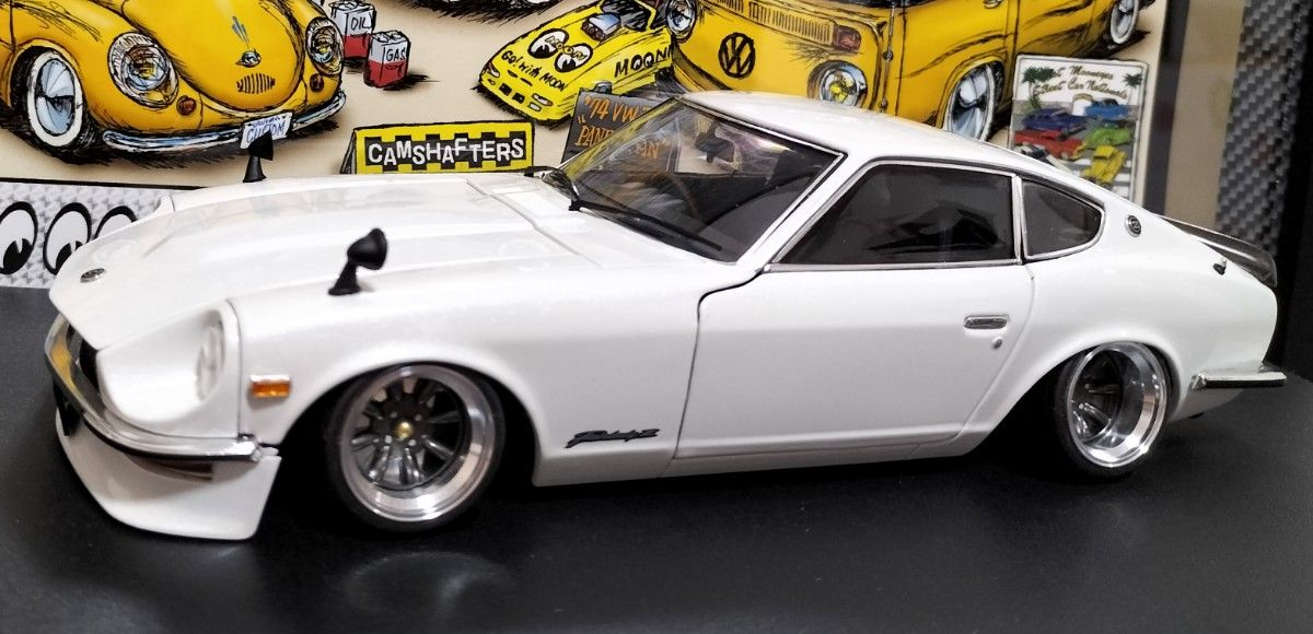 フェアレディZ S30 1/18スケール