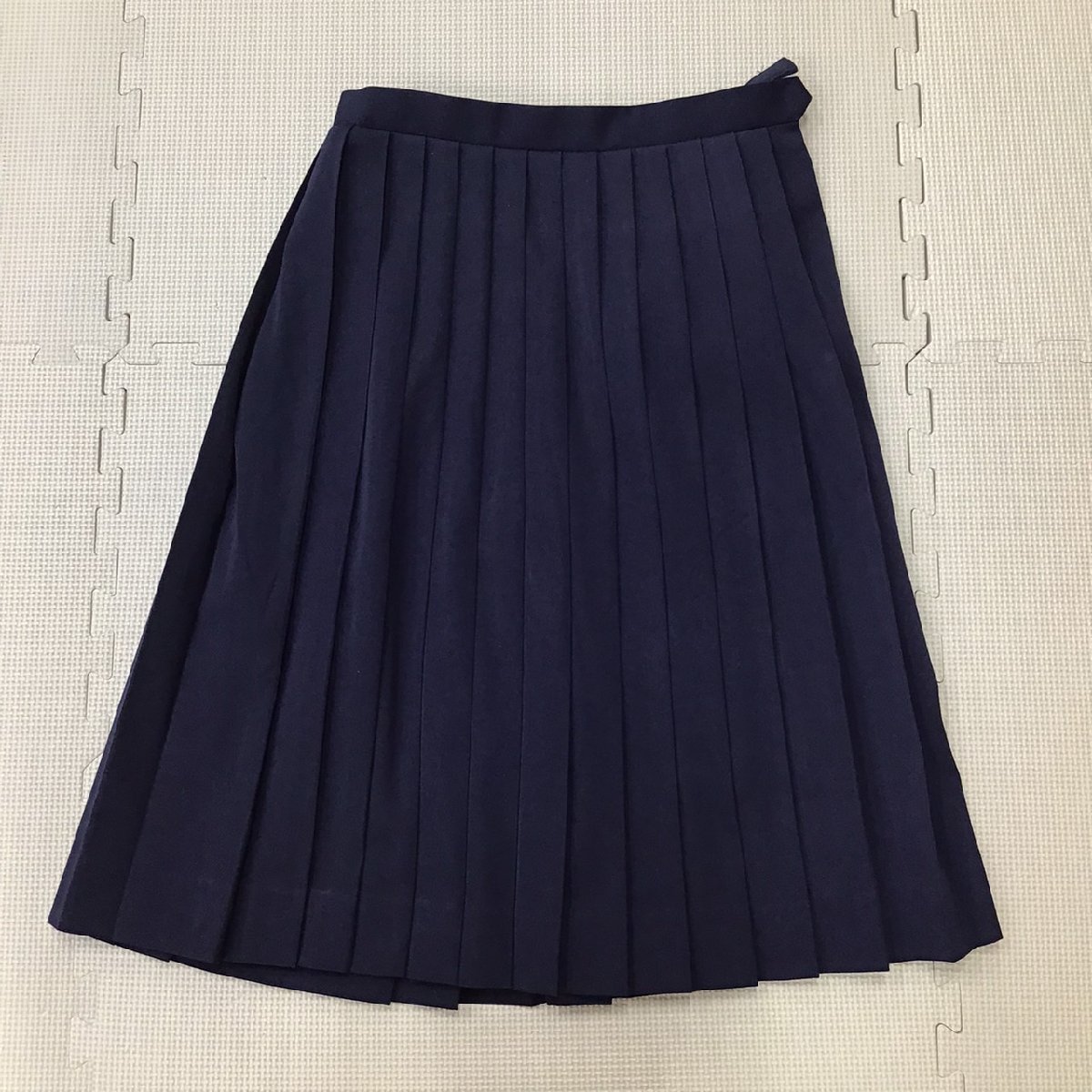 O40/Y(中古)山形県 長井南中学校 女子制服4点 /S/M/W56-62/丈61/セーラーブレザー/ベスト/ブラウス/冬スカート/紺/赤ライン/冬服/学生服_画像8