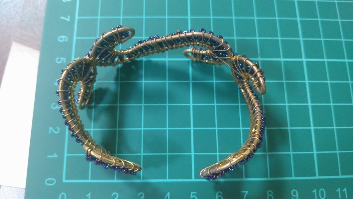 olientaru. impression blue * purple series beads × sombreness Gold color design * bangle 