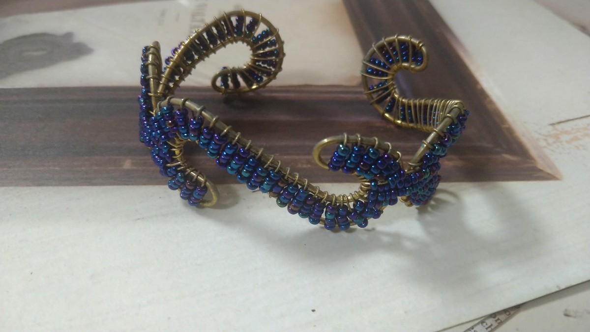 olientaru. impression blue * purple series beads × sombreness Gold color design * bangle 