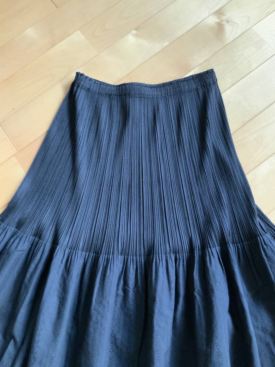 PLEATS PLEASE コットンシルク使い　黒　スカート　超美品　プリーツプリーズ_画像3