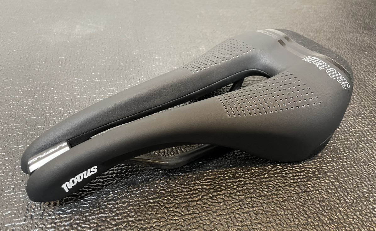 気質アップ Selle Italia セライタリア BOOST SUPERFLOW NOVUS 135mm