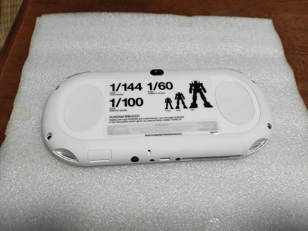 * rare PSVita PS Vita PCH-2000 Gundam breaker original design starter pack PCHL-60001 body only white white *