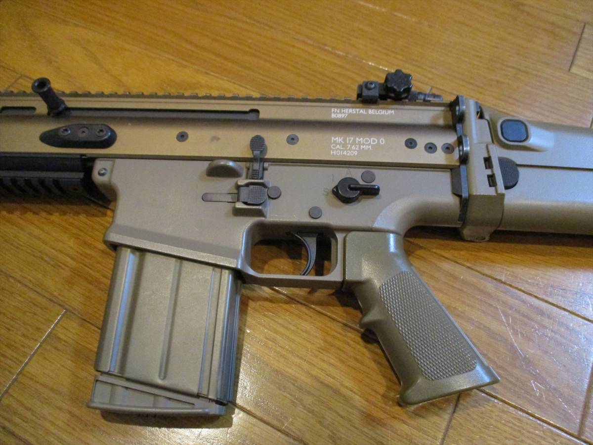 東京マルイ 次世代SCAR-H FDEカラー AACサイレンサー付き 電動ガン_画像6