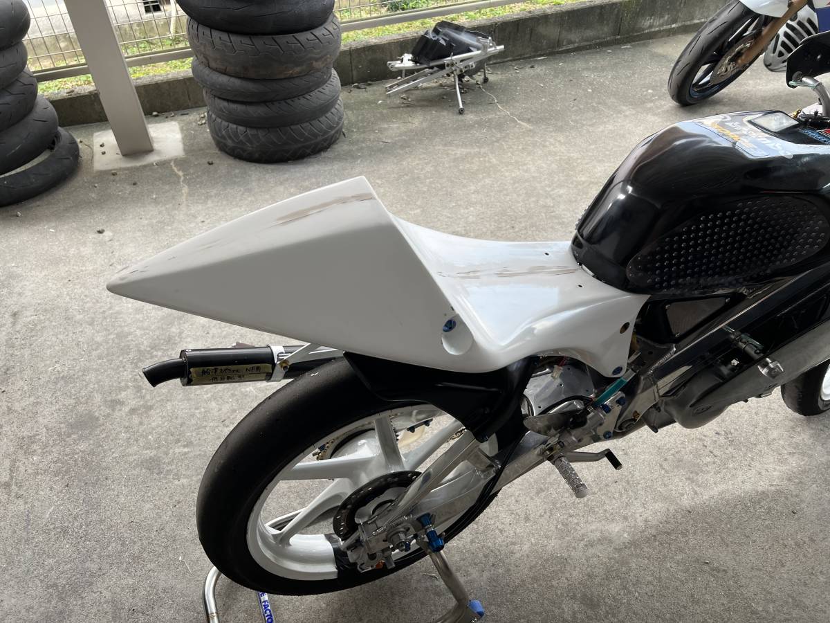 RS125 NF4 専用 シートカウル テールカウル NSF250風 オリジナル RS125 NF4 専用 シートカウル テールカウル NSF250風 オリジナル