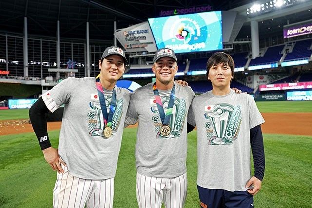 WBC 2023 侍ジャパン 優勝記念キャップ グレー サイズ調整タイプ ＋ LEGENDS製 TシャツUS Lサイズ