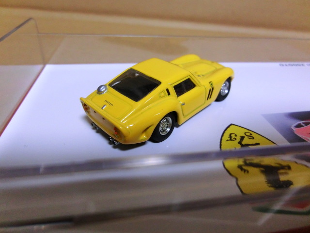 ★1/64京商フェラーリ250GTO 黄色 内装塗装 ケース入り_画像5