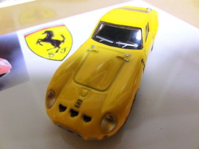 ★1/64京商フェラーリ250GTO 黄色 内装塗装 ケース入り_画像6