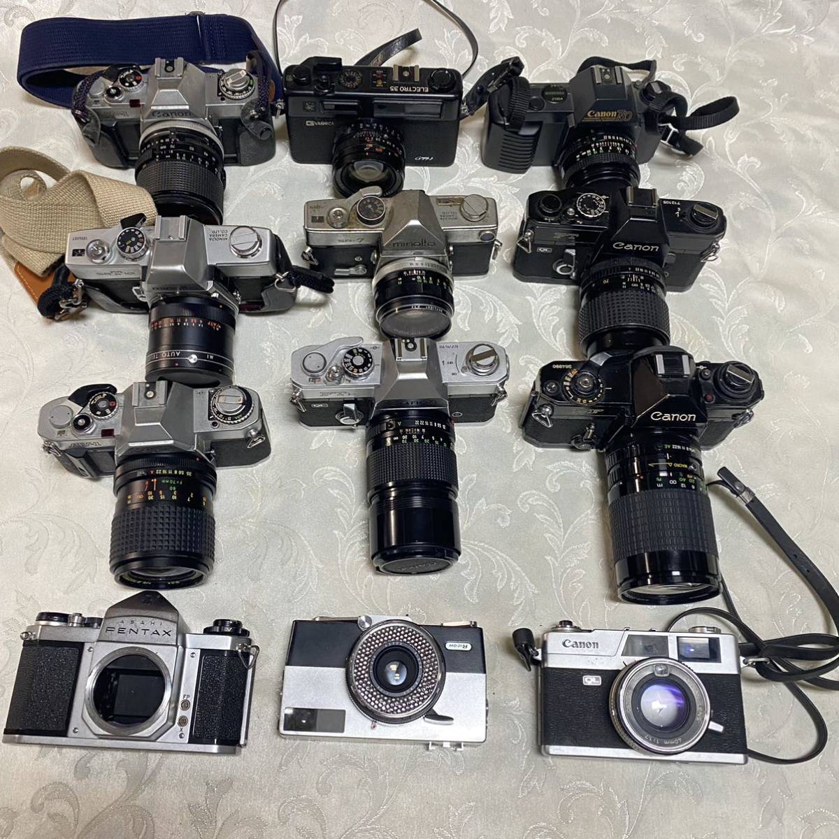 【ジャンク品】 フィルムカメラ まとめ売り Canon MINOLTA 等　計12点 【部品取り】_画像1
