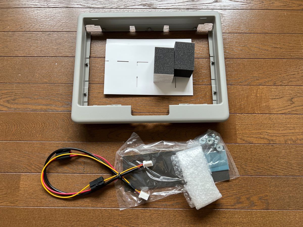 トヨタ純正 14型有機EL後席ディスプレイ V14T-R72R 天井色 トヨタ純正 14型有機EL後席ディスプレイ V14T-R72R 天井色