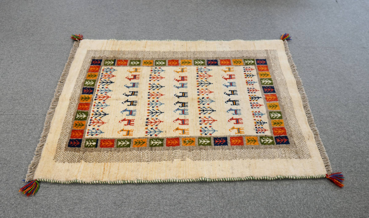 120×80cm 【ペルシャ絨毯 手織りギャッベ】アマレ族ギャッベ ギャベ
