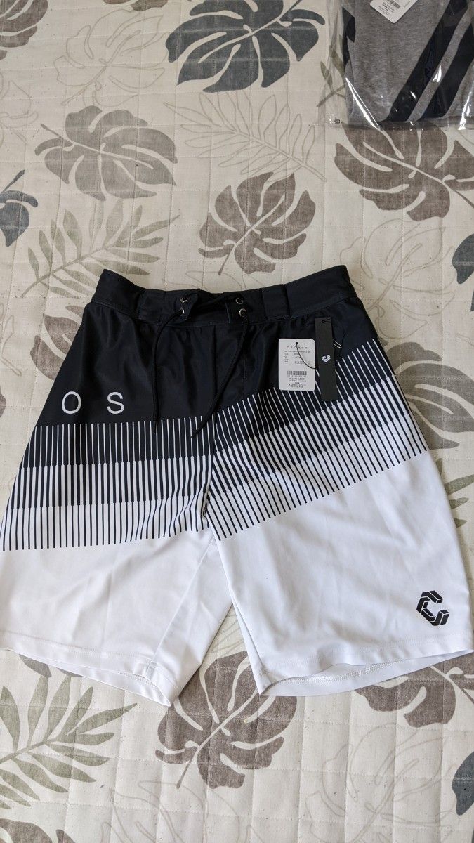 クロノスCRONOSサーフパンツ 2LINEボードショーツ Mサイズ クロノスCRONOSサーフパンツ 2LINEボードショーツ Mサイズ