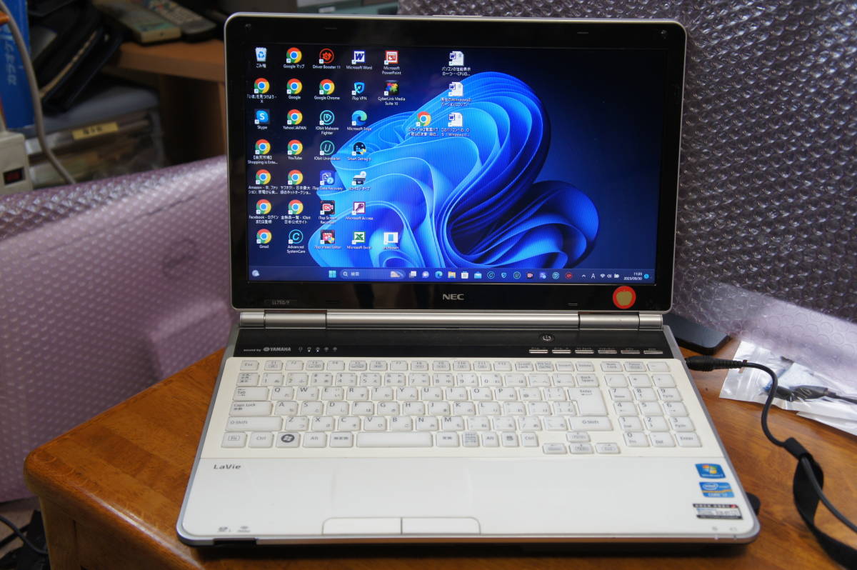 NECノート LAVIE LL750/F ホワイト Core i7 4コア8スレッド 最新