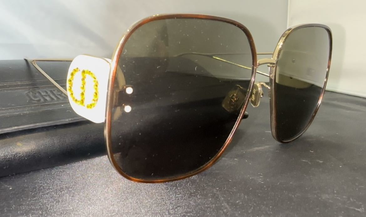 Chanel rectangle rimless sunglasses : r/FashionReps