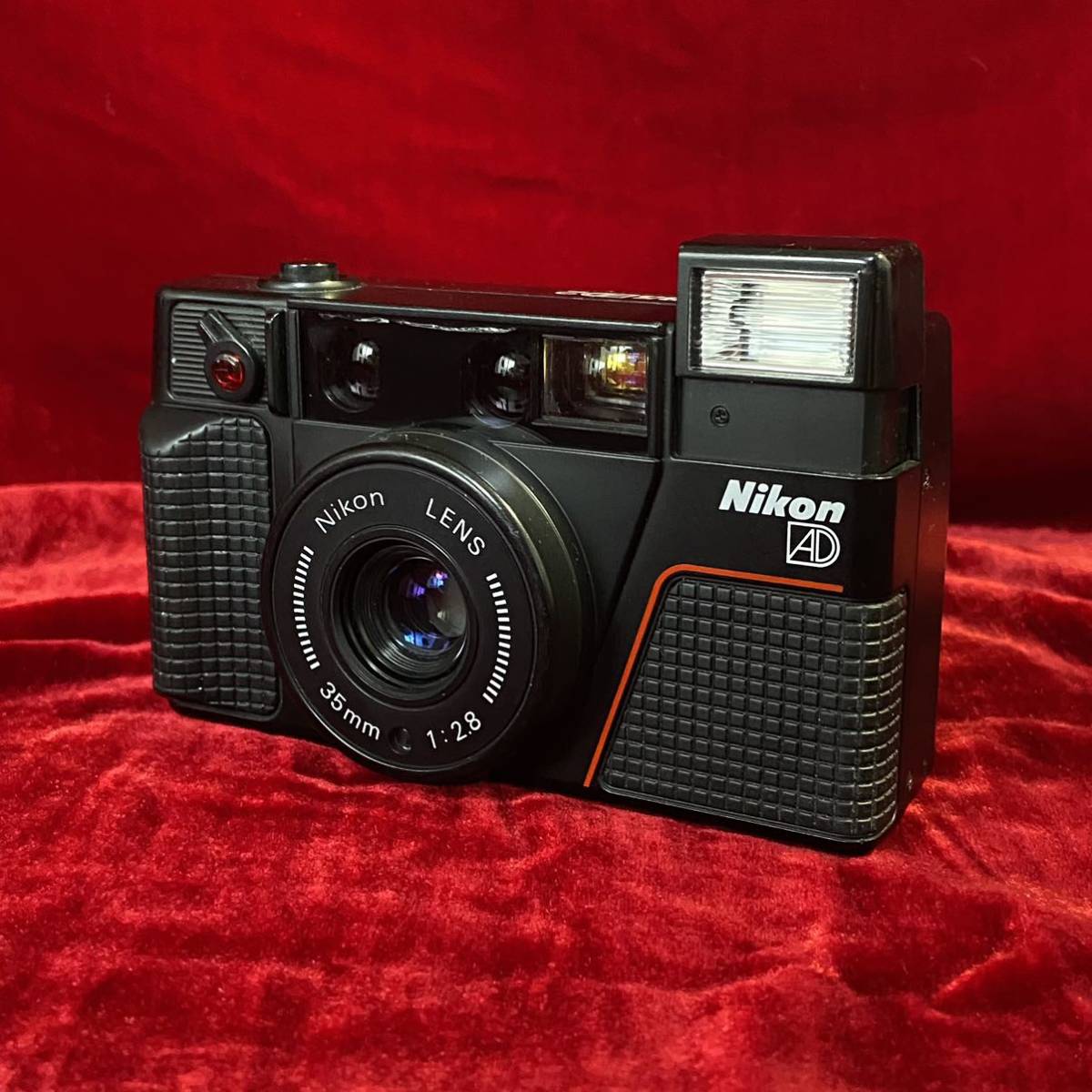 素敵でユニークな Nikon（ニコン）L35AD2 赤D刻印 35mm f/2.8フィルム