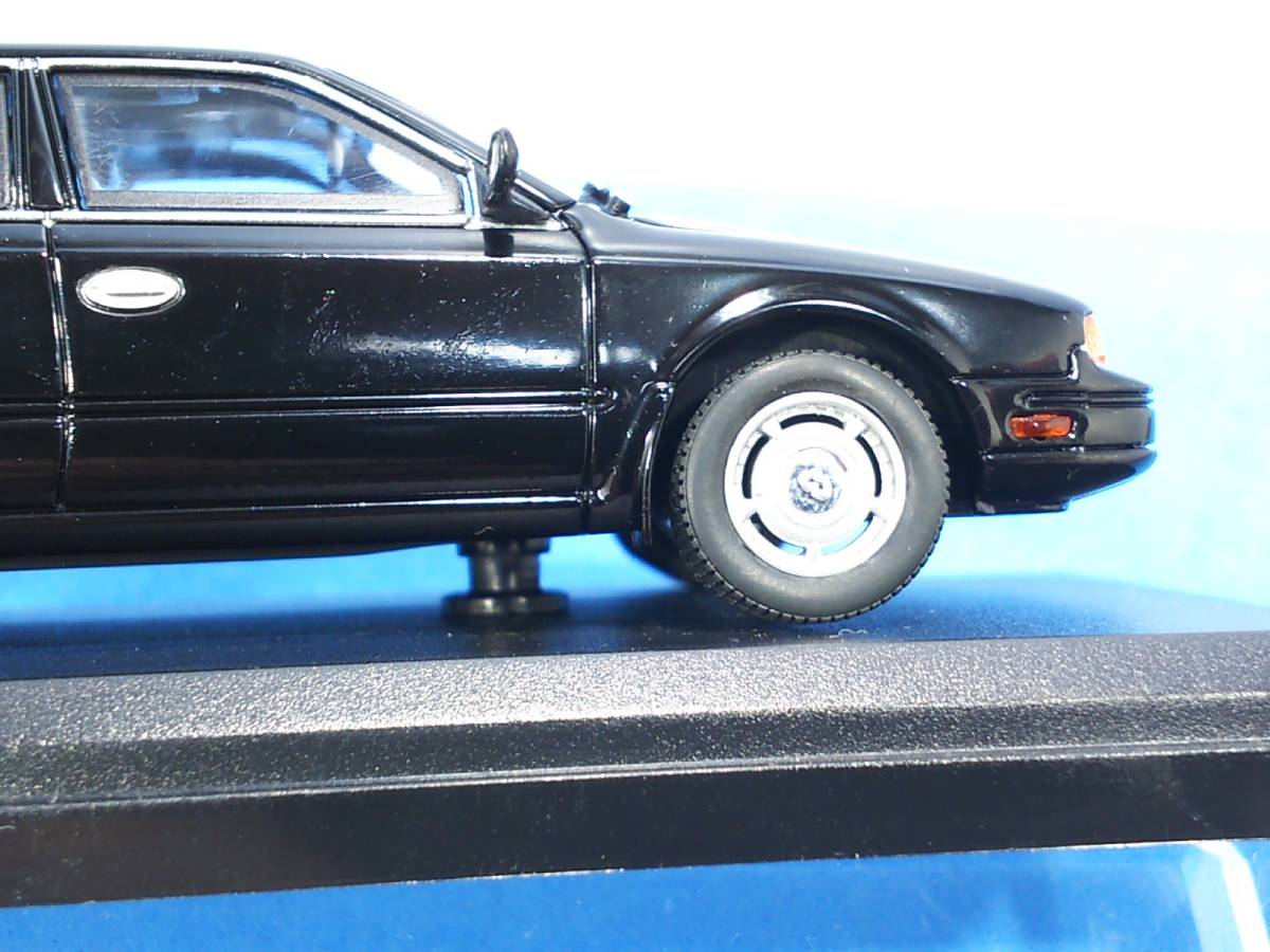 1/43 日産名車 塗装に難有り #32 インフィニティ Q45 1989年式 infiniti 送料410円 同梱歓迎 追跡可 匿名配送_画像9