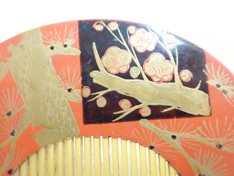A286 櫛 丸櫛 蒔絵 梅松図 樹脂製 レトロ/和装小物/簪/くし/髪飾り Japanese Kimono Jewelryの画像5