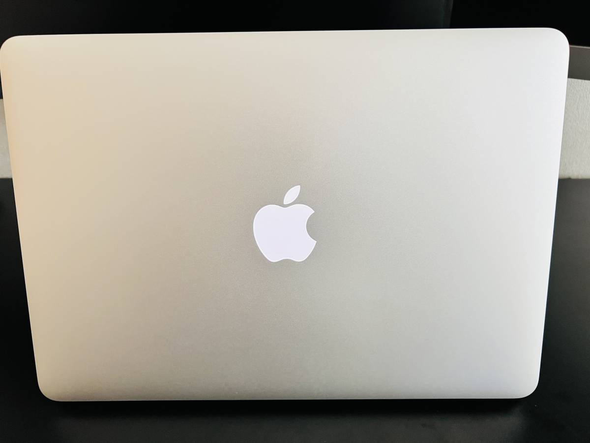 極美品】Apple MacBook Air 13インチ2017 1.8GHz Core i5 SSD 256GB