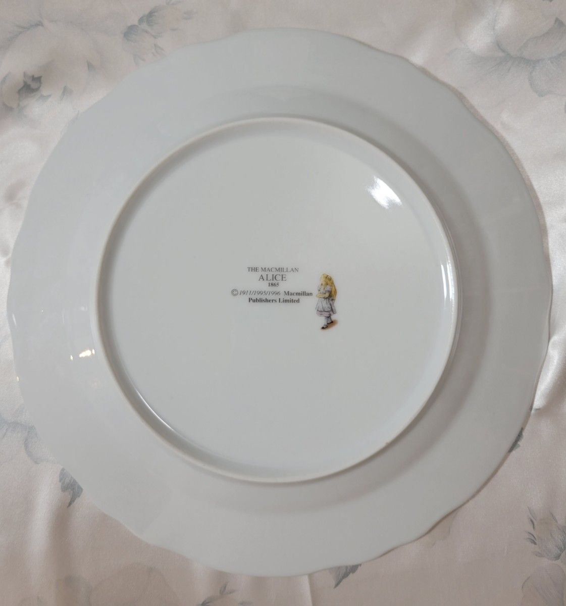 不思議の国のアリス お皿　マクミランアリス 大皿　THE MACMILLAN ALICE 食器