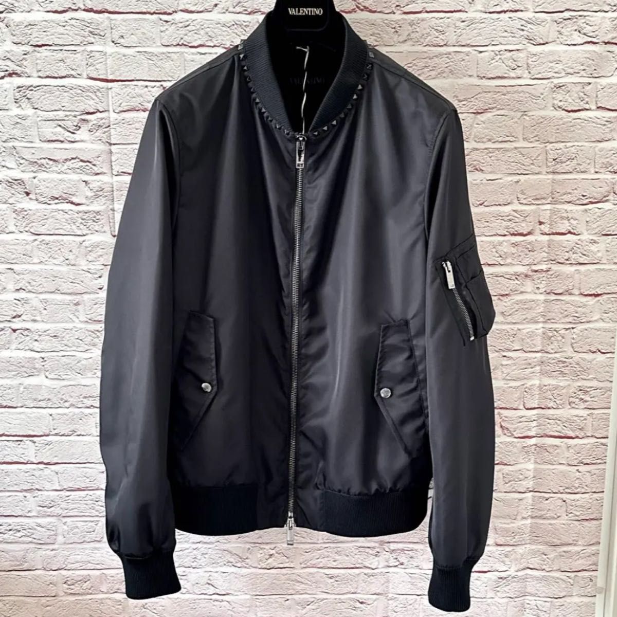 Valentino ブラック アンタイトルド ナイロン ボンバージャケット 48