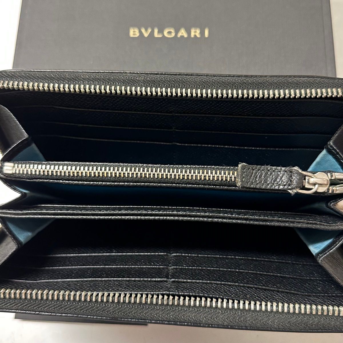 未使用に近い! ブルガリ BVLGARI 財布 長財布 ラウンドファスナー