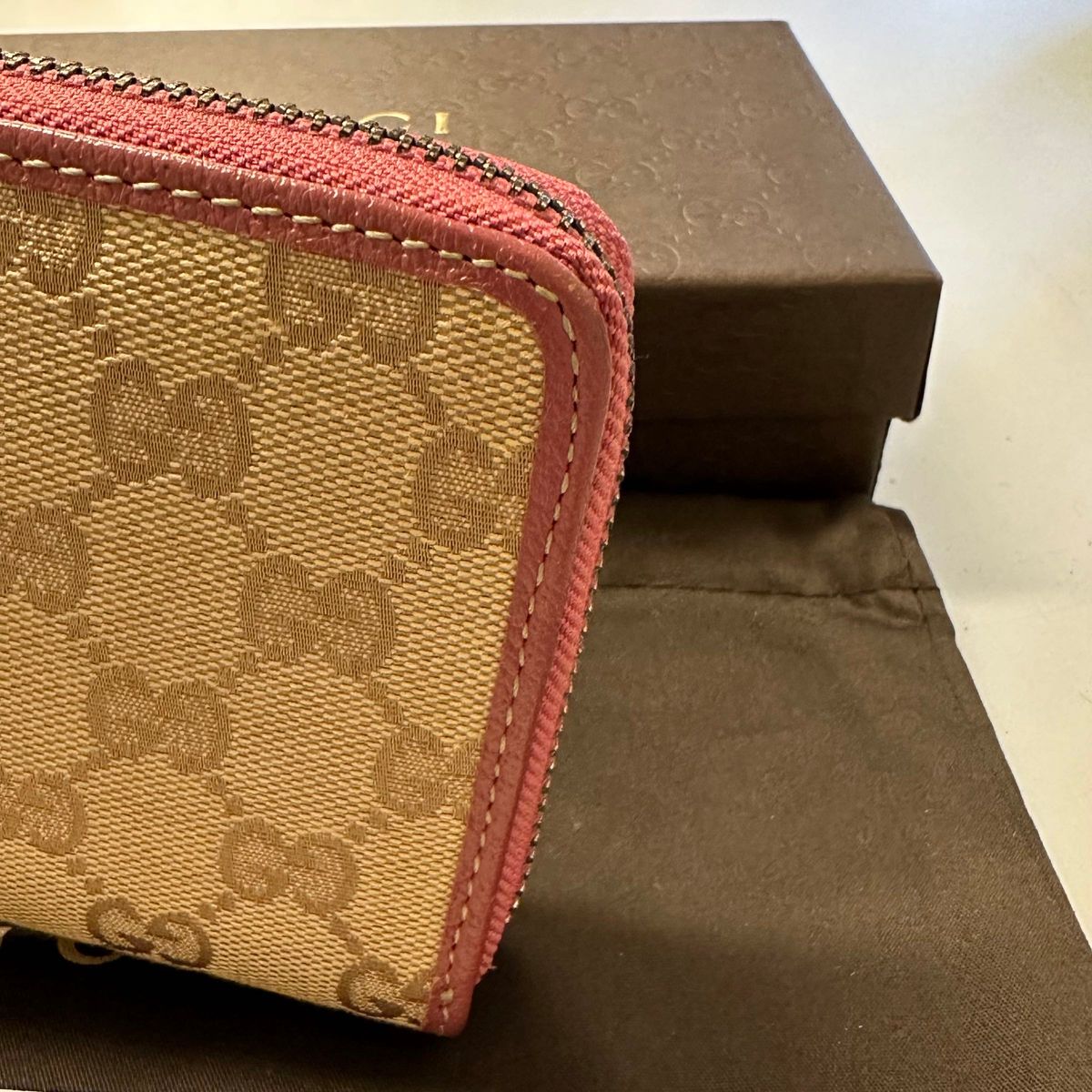 新品同様 グッチ GUCCI 財布 長財布 GGキャンバス ラウンドファスナー