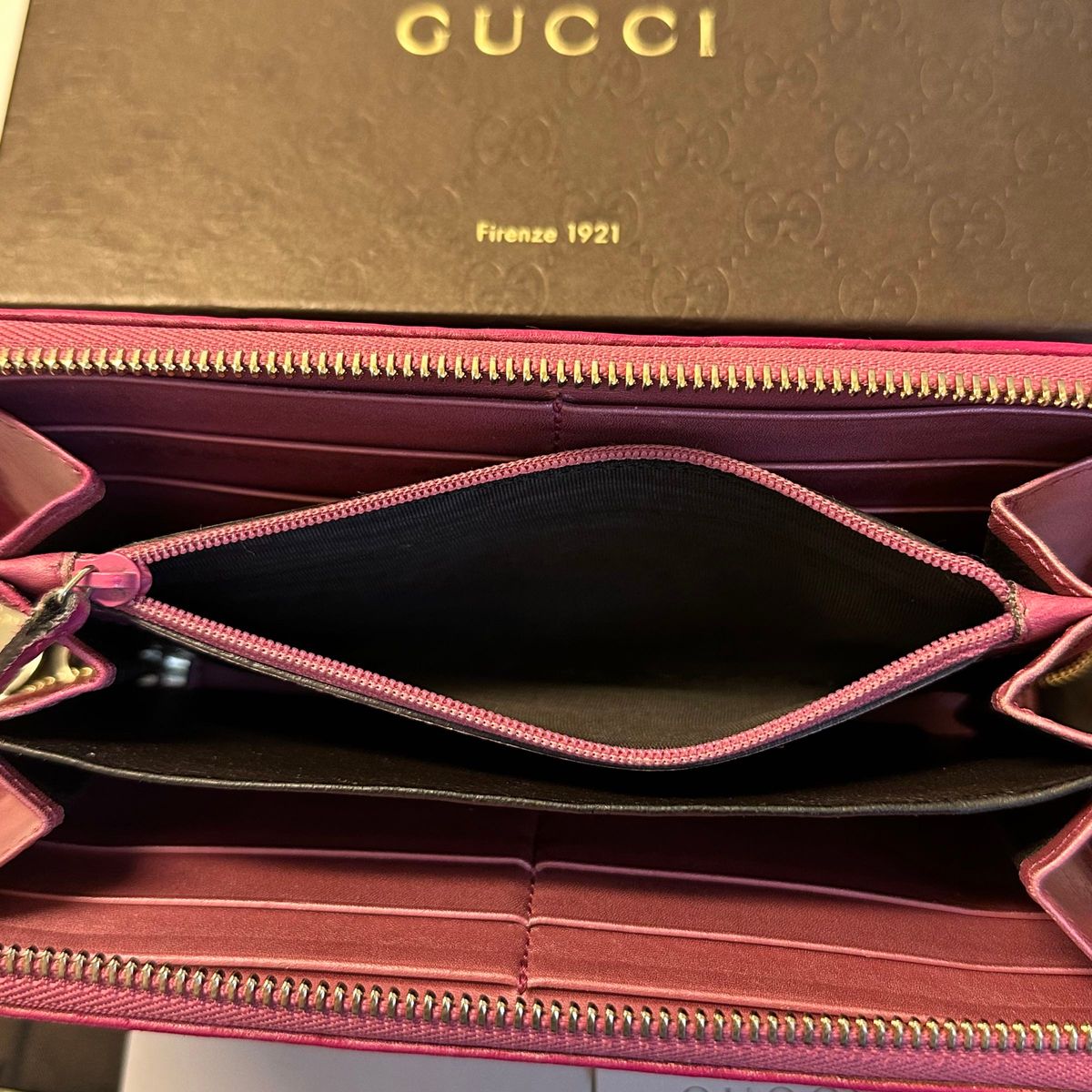 未使用に近い グッチ GUCCI 財布 長財布 シマレザー ハート金具