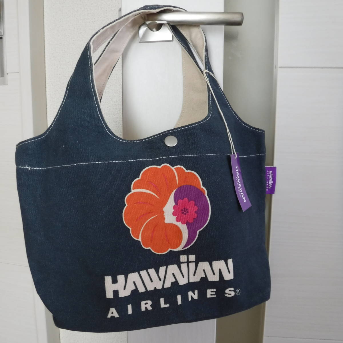税不要特価 新品タグ付!ハワイアン航空 ハワイアンエアラインズ HAWAIIAN AIRLINES大きめロゴ＆マーク付 ハワイ 肩～OK トートバッグ♪黒