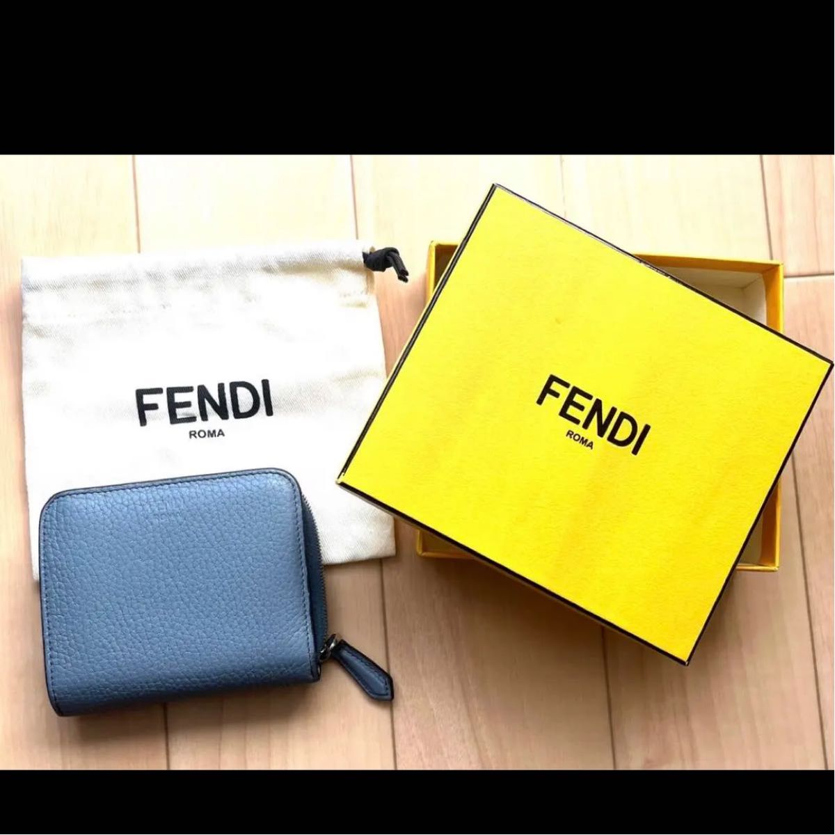 FENDI フェンディ 二つ折り財布　セレリア　ピーカブー