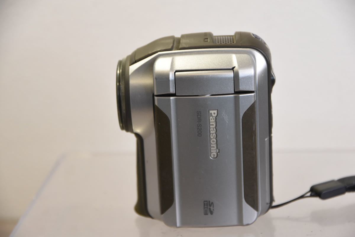メーカー直売】 デジタルビデオカメラ Panasonic 230913W62 SDR-S200