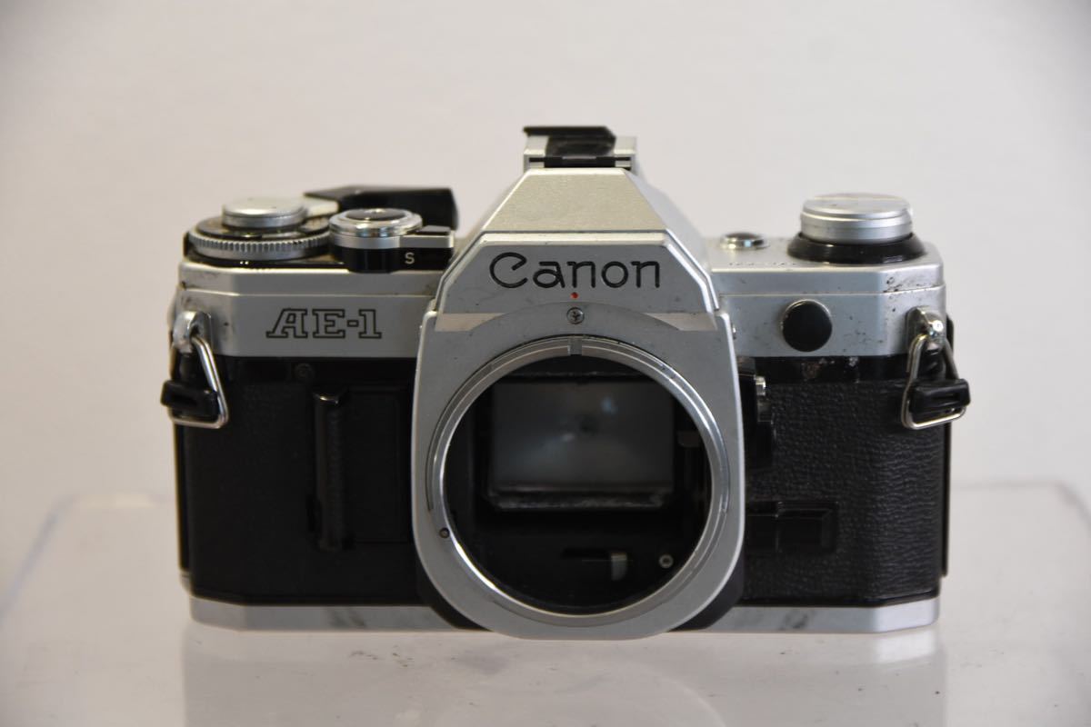 魅了 一眼レフフィルムカメラ Canon キャノン AE-1 ボディ Z71