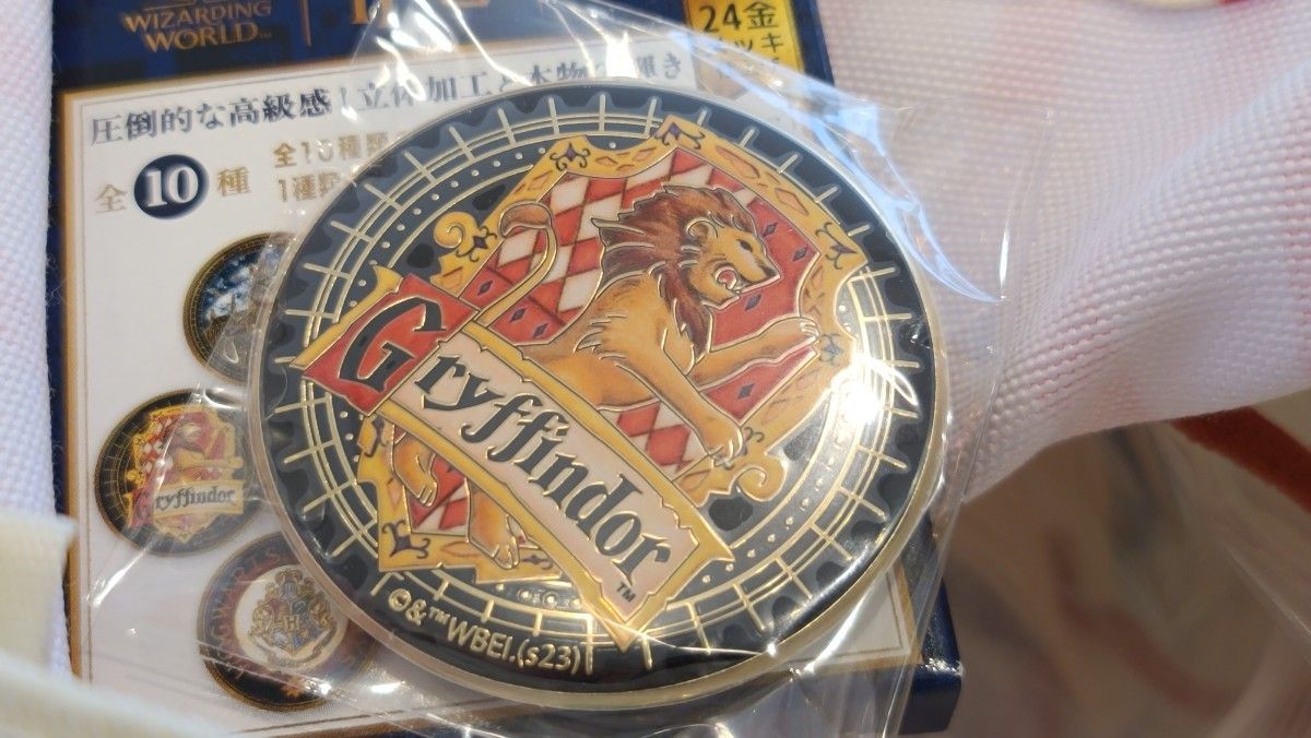 ハリーポッター グリフィンドール 24金メッキ 金バッジ 缶バッジ ハリーポッター グリフィンドール 24金メッキ 金バッジ 缶バッジ