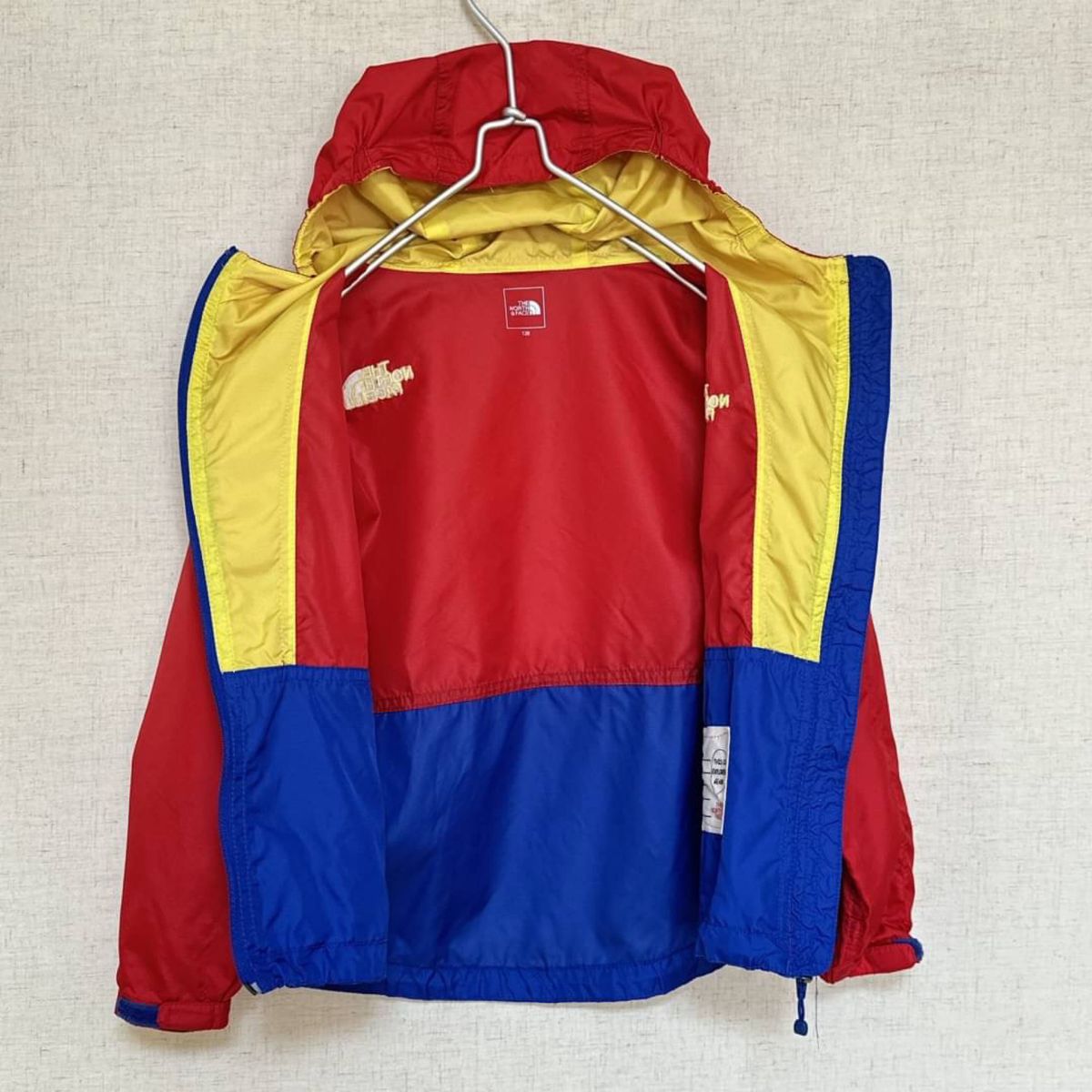 ノースフェイス スパイダーマンカラー ナイロンジャケット ノースフェイス スパイダーマンカラー ナイロンジャケット