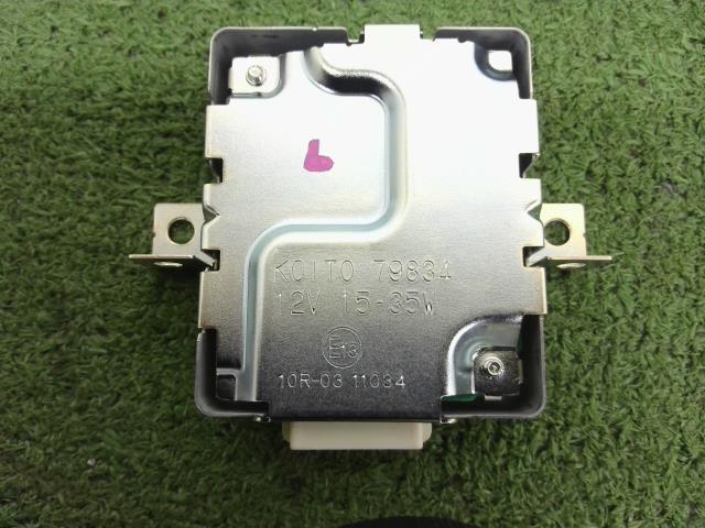 アクア DAA-NHP10 ライトコントロールユニット 1F7 35500-30070 yatsu_画像2