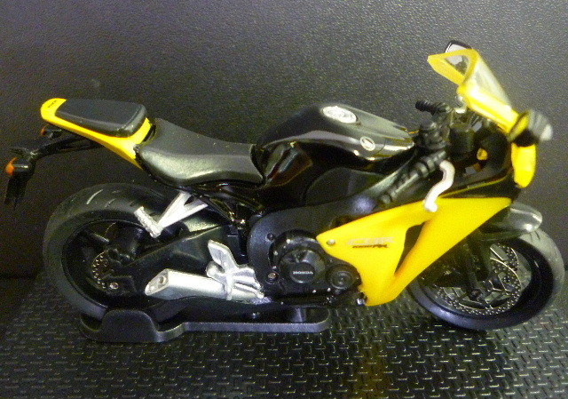 1/24 ホンダ　CBR1000RR HONDA　CBR 1000 RR 2008 完成品_画像8