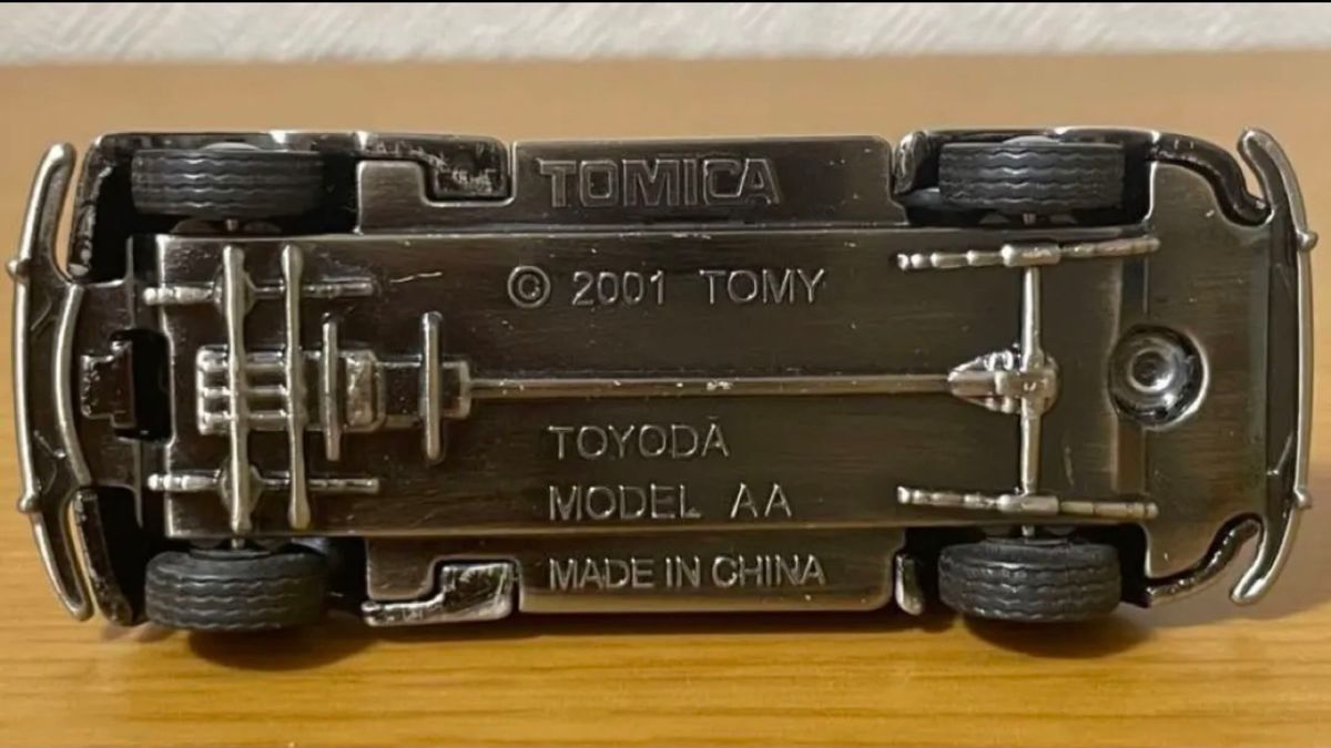 【希少】トミカ　トヨダ モデル AA AA型  燻し銀仕上げ (クリアケース入) ミニカー