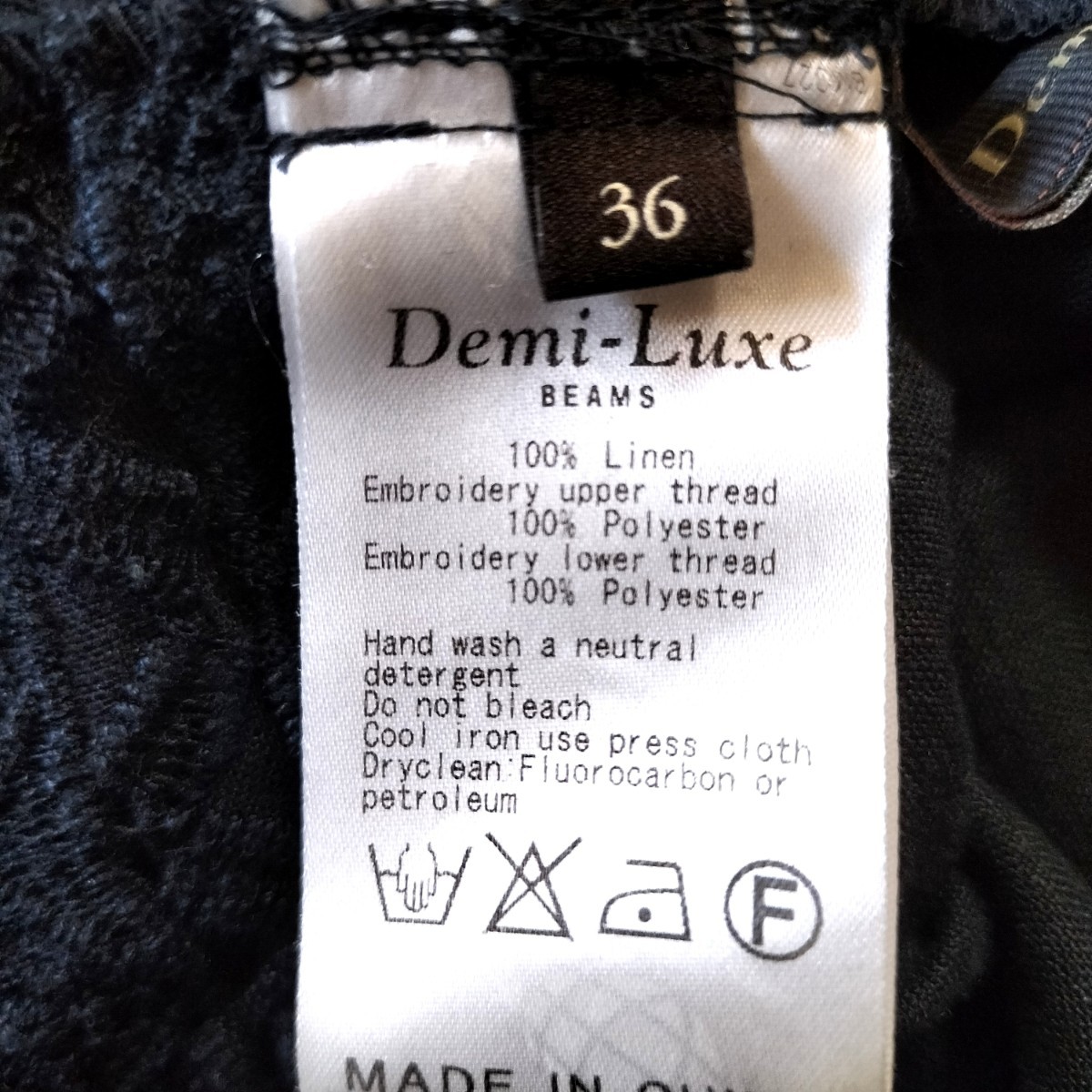 Demi-luxe Beams デミルクスビームス　オフショルダーリネントップス　刺繍デザイン　麻100％　ネイビー　スクエアネック　七分袖　紺色_画像6