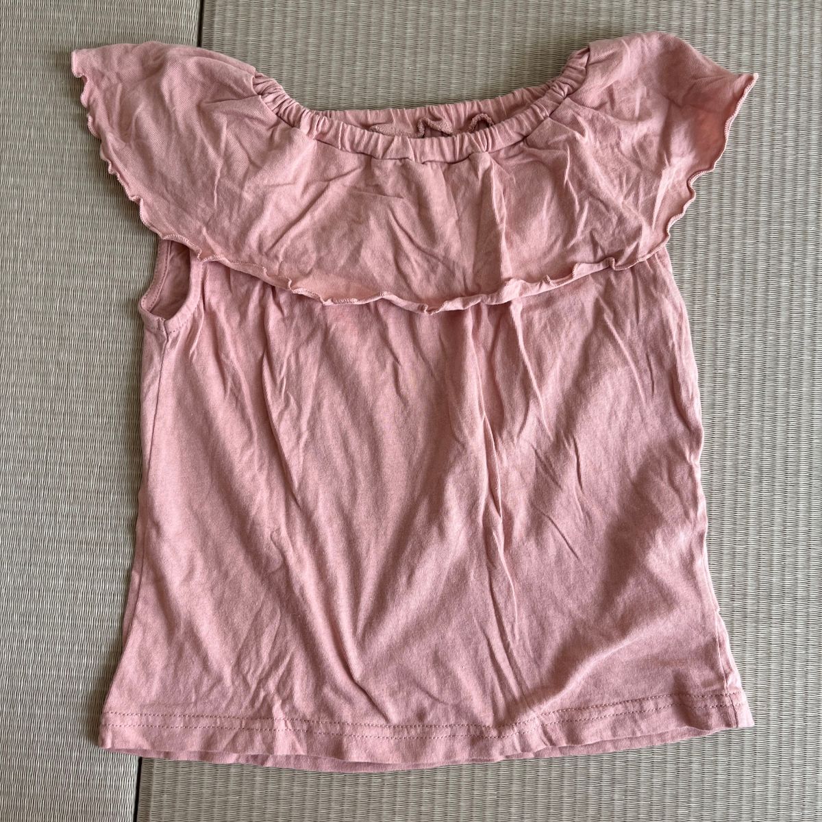 袖なしTシャツ　フリル襟　ピンク　120サイズ　美品