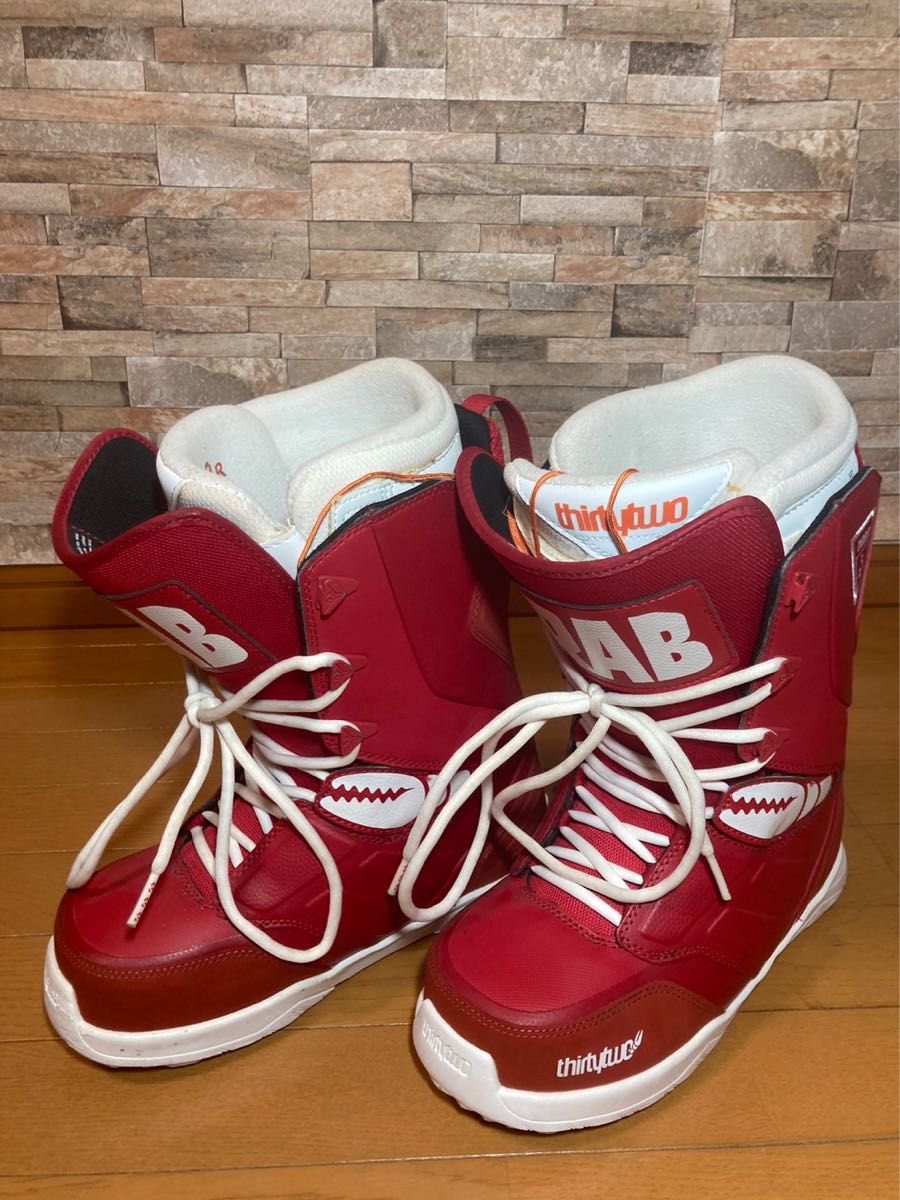 限定モデル THIRTYTWO LASHED CRABGRA スノーボードブーツ 限定モデル THIRTYTWO LASHED CRABGRA スノーボードブーツ