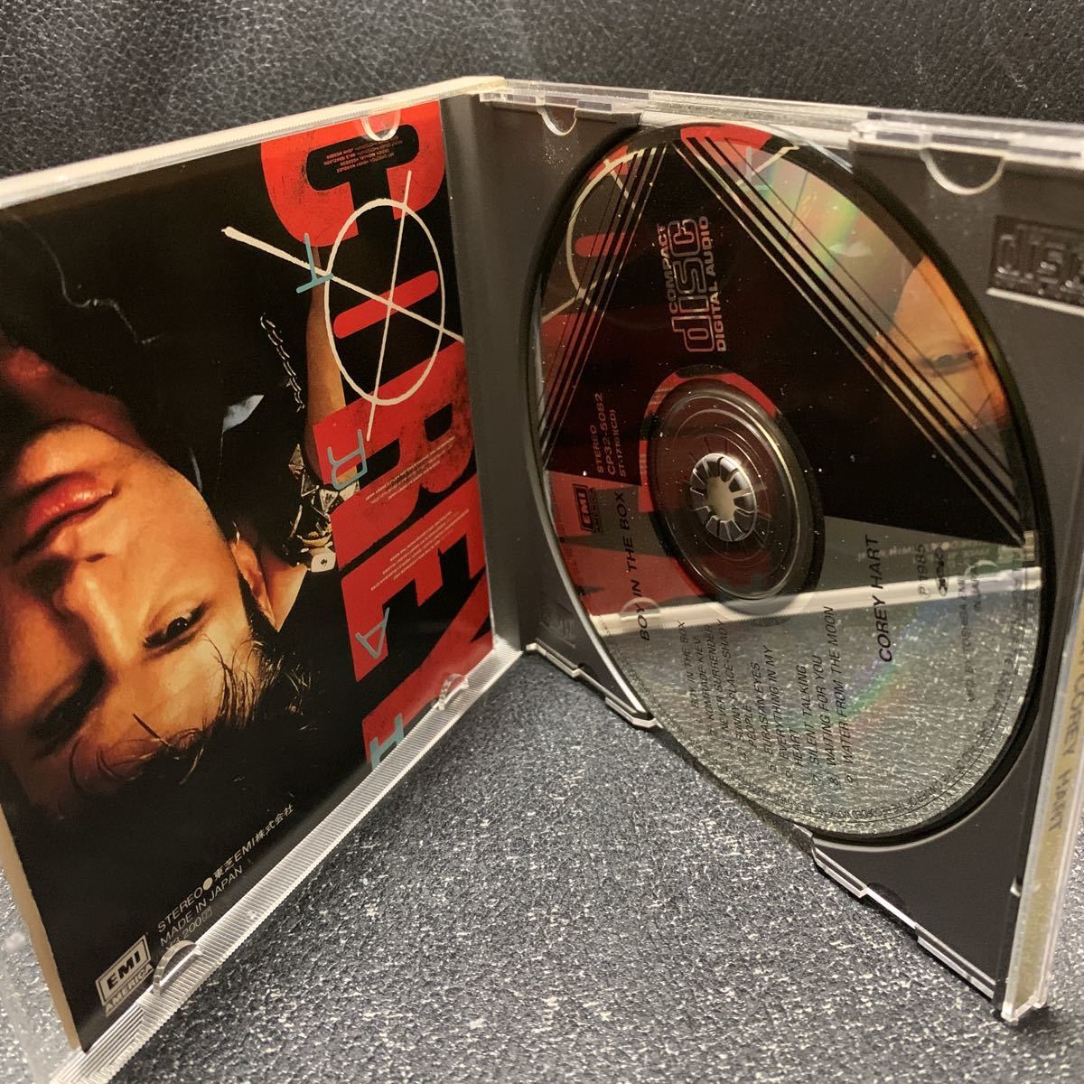COREY HART(コリー・ハート)／ボーイ・イン・ザ・ボックス　国内盤CD_画像3