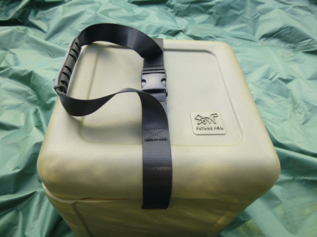 【メール便無料】 FOX FUTURE クーラーボックス 36Lフューチャーフォックス 使用品 直接引き取り可 ソロ 30L~ 【メール便無料】 FOX FUTURE クーラーボックス 36Lフューチャーフォックス 使用品 直接引き取り可 ソロ 30L~
