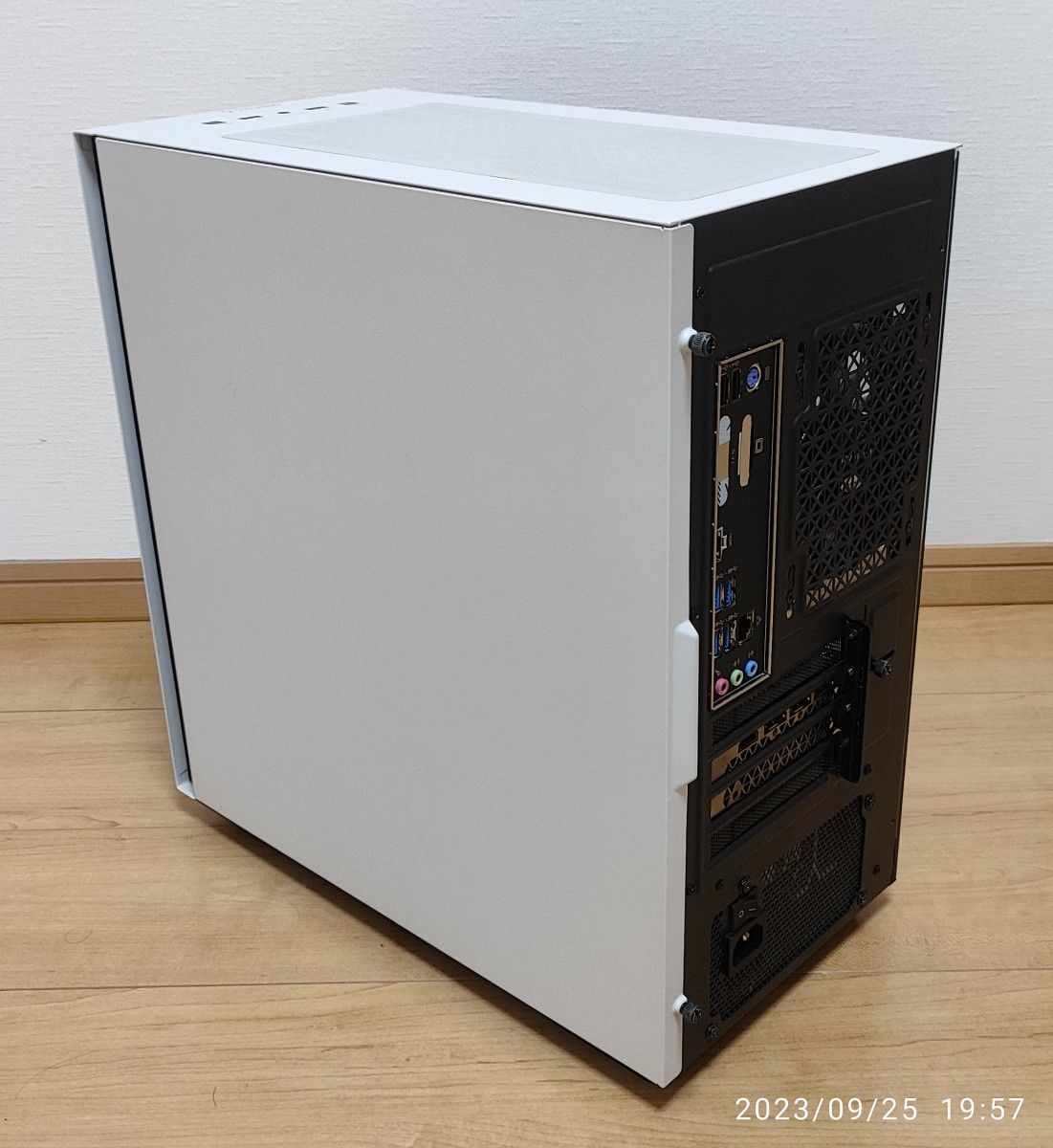 光る 白い ゲーミングPC RYZEN7 3700X RTX3070 32GB 検索用 光る 白い ゲーミングPC RYZEN7 3700X RTX3070 32GB 検索用