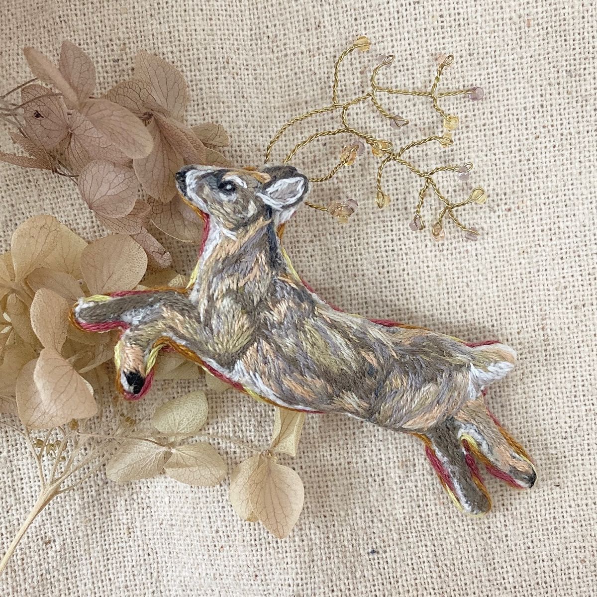 おすすめネット 小鳥のブローチ秋 ハンドメイド刺繍ブローチビーズ