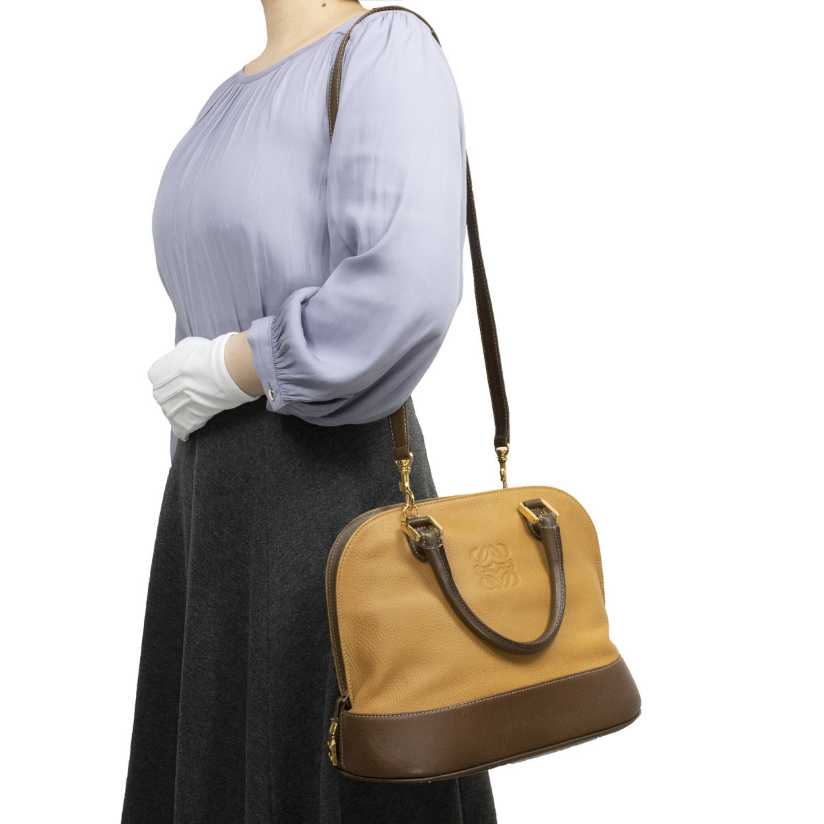 ロエベの2wayハンドバッグ・肩掛け・正規品・アナグラム・ブガッティ