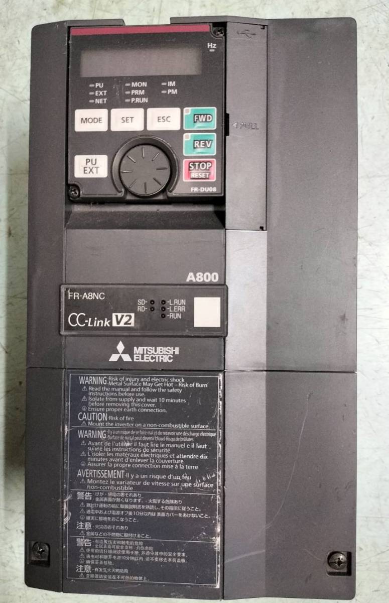 ◇★三菱電機　大幅値下げ　中古インバーター　ＦＲ-Ａ８２０－1.5Kー１　ＣＣ－ＬＩＮＫ　Ｖ２（FR-A8NC）付き品　浅使用_画像1